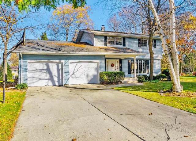 Property at 3121 Monroe St, Two Rivers, WI 54241, 4 beds, 2.5 baths