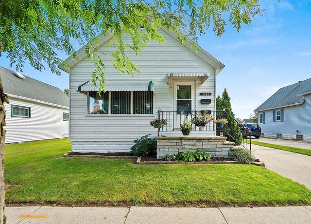 Property at 1362 Elm St, Green Bay, WI 54302, 2 beds, 1 bath
