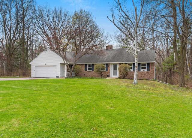 Property at 2760 Klondike Rd, Green Bay, WI 54311, 4 beds, 2.5 baths