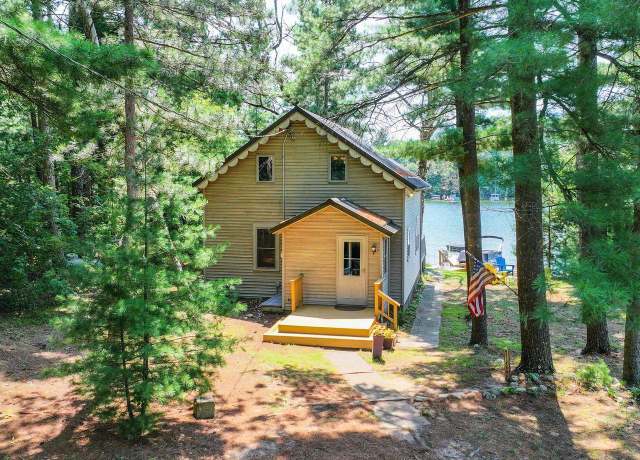 Property at W5553 Springwater Dr, Wild Rose, WI 54984, 3 beds, 1.5 baths