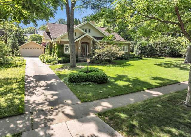 Property at 1039 S Jackson St, Green Bay, WI 54301, 4 beds, 2 baths