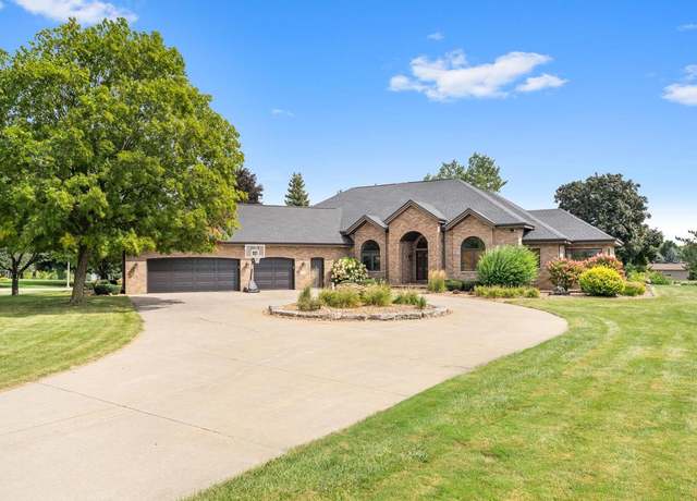 Property at 4490 Stonewood Dr, Oshkosh, WI 54902, 3 beds, 3 baths