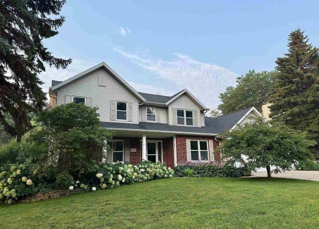 Property at 309 E Evergreen Dr, Appleton, WI 54913, 5 beds, 2.5 baths