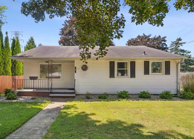 Property at 35 Foster Ct, Appleton, WI 54915, 3 beds, 1 bath