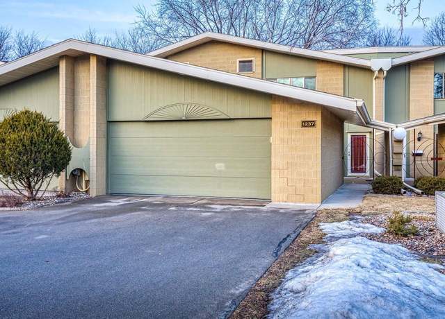 Property at 1237 W Nicolet Cir, Appleton, WI 54914, 3 beds, 2.5 baths
