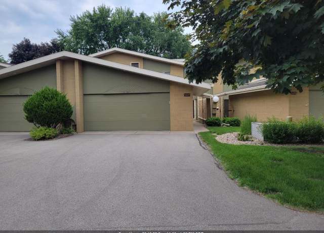 Property at 1237 W Nicolet Cir, Appleton, WI 54914, 3 beds, 2.5 baths