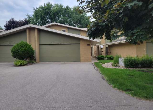 Property at 1237 W Nicolet Cir, Appleton, WI 54914, 3 beds, 2.5 baths