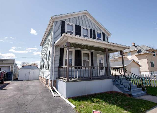 Property at 300 Marquette St, Fond Du Lac, WI 54935, 3 beds, 2 baths