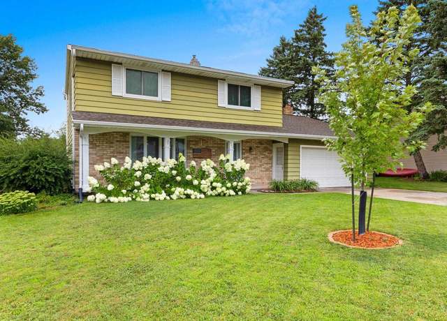 Property at 546 Tyrolian Dr, Green Bay, WI 54302, 3 beds, 1.5 baths