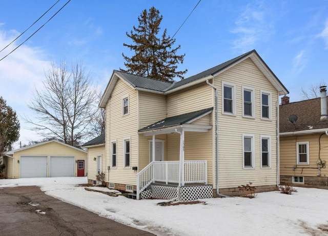 Property at 1503 W College Ave, Appleton, WI 54914, 3 beds, 2.5 baths