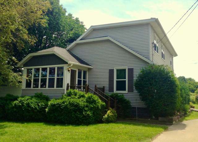 Property at 1751 Lenwood Ave, Green Bay, WI 54303, 3 beds, 2 baths