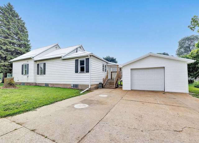 Property at 921 Velp Ave, Green Bay, WI 54303, 3 beds, 1 bath