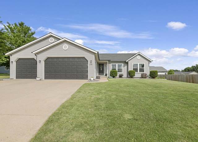 Property at 218 Birch St, Hortonville, WI 54944, 3 beds, 2 baths