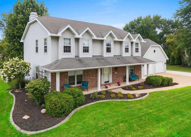Property at 1602 W Crusade Ln, Green Bay, WI 54313, 4 beds, 2.5 baths