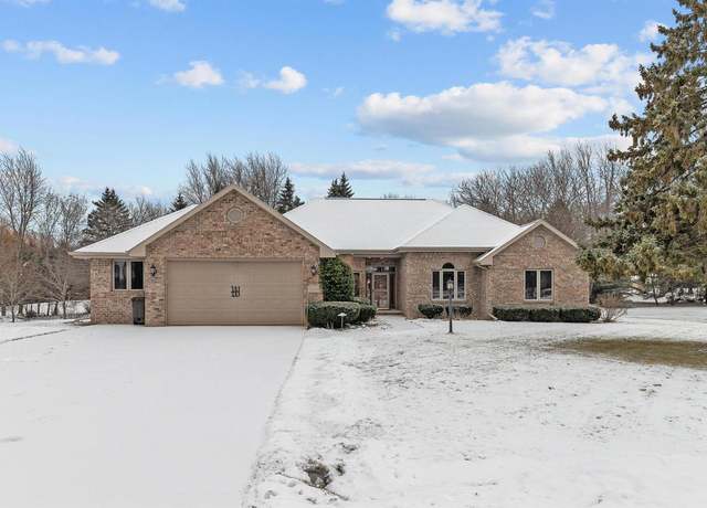 Property at W6181 Long Ct, Appleton, WI 54914, 4 beds, 2.5 baths