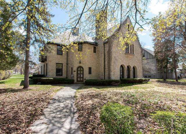 Property at 1101 S Monroe Ave, Green Bay, WI 54301, 5 beds, 5 baths