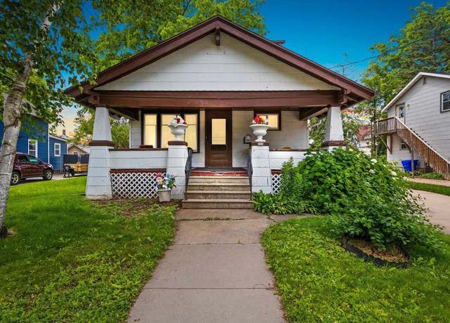 Property at 215 N State St, Appleton, WI 54911, 4 beds, 1 bath