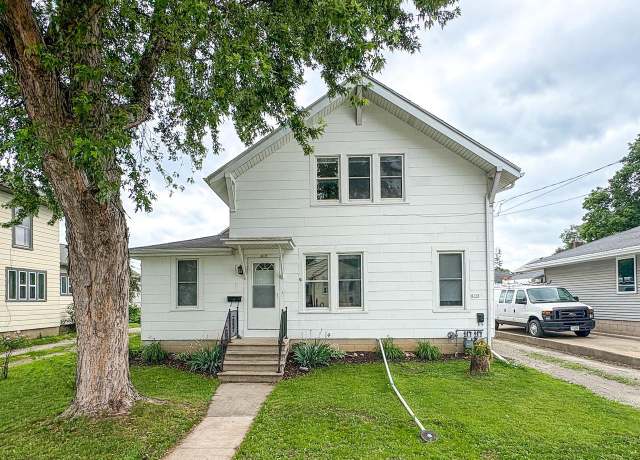 Property at 417 W 7th Ave, Oshkosh, WI 54902, 4 beds, 2 baths