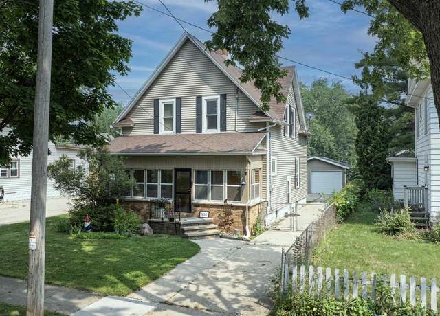 Property at 914 W 4th St, Appleton, WI 54914, 3 beds, 2 baths