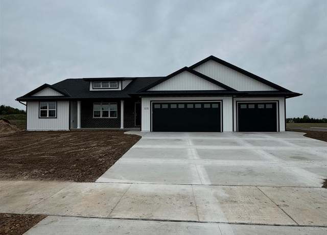 Property at 1231 Putnam Dr, Pulaski, WI 54162, 3 beds, 2 baths