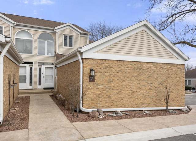 Property at 7 Lawrence Ct, Appleton, WI 54911, 2 beds, 1.5 baths