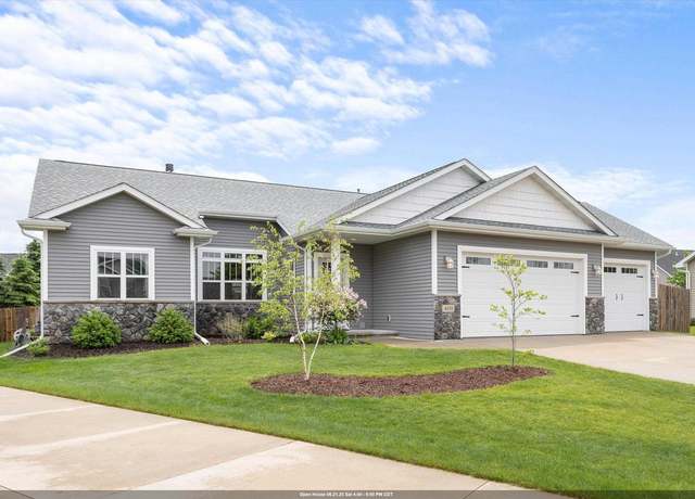 Property at 4835 W Jack Pine Ct, Appleton, WI 54913, 4 beds, 2.5 baths