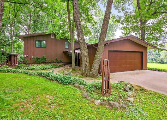 Property at W10003 View Ridge Ln, New London, WI 54961, 3 beds, 2 baths