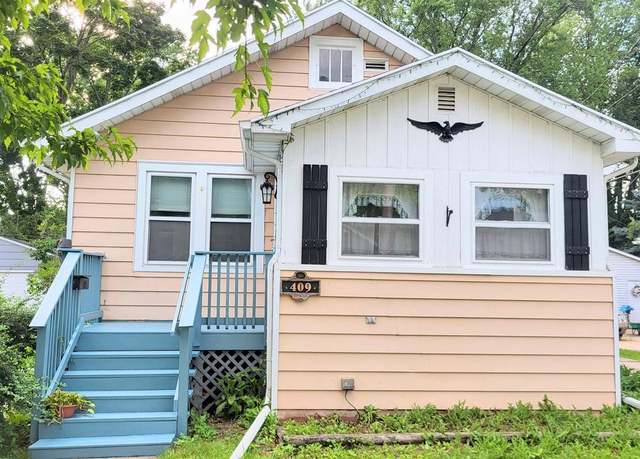 Property at 409 Columbia Ave, Green Bay, WI 54303, 2 beds, 1 bath
