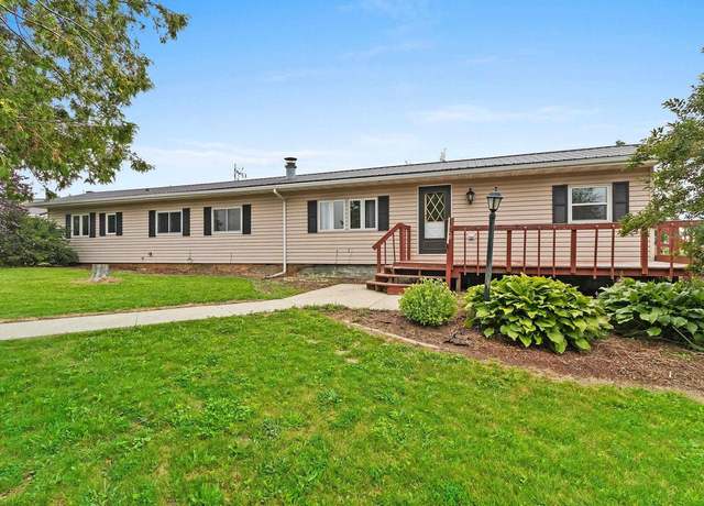 Property at N9054 Cedar Dr, Algoma, WI 54201, 3 beds, 1 bath