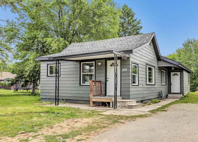 Property at 219 Pine Ave, Oconto, WI 54153, 3 beds, 1 bath