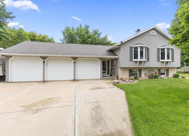 Property at 2570 Country Meadow Ct, Green Bay, WI 54313, 4 beds, 3 baths