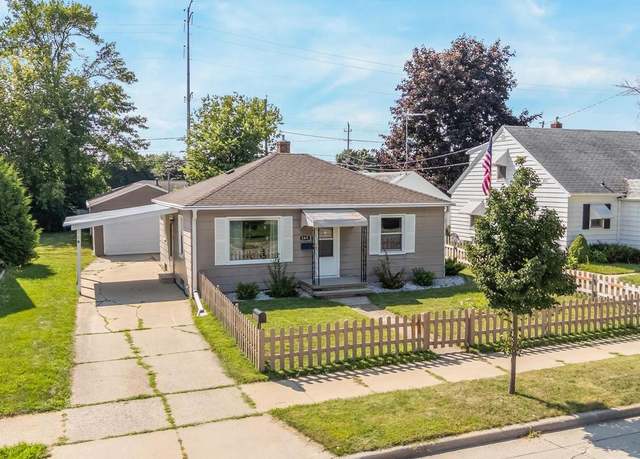 Property at 144 S James St, Kimberly, WI 54136, 3 beds, 1 bath