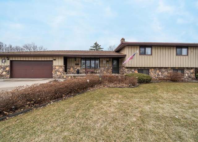 Property at 508 W Martin St, New London, WI 54961, 4 beds, 2 baths
