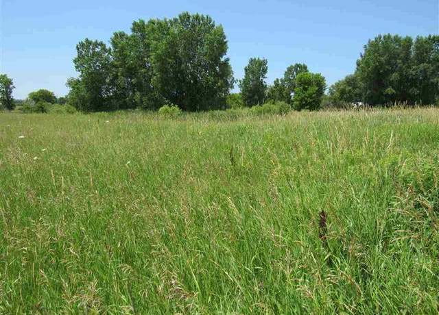 Property at 4301 N White Hawk Dr, Appleton, WI 54913