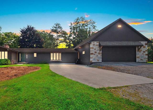 Property at 3467 Jewel Way, Green Bay, WI 54313, 5 beds, 2.5 baths