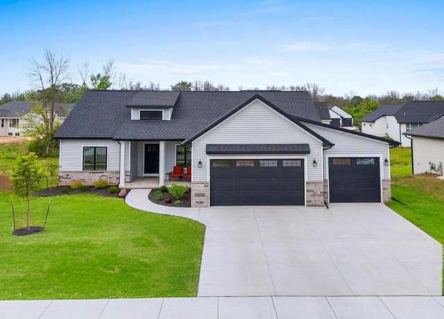Property at 2514 S Stellita Cir, De Pere, WI 54115, 3 beds, 2 baths