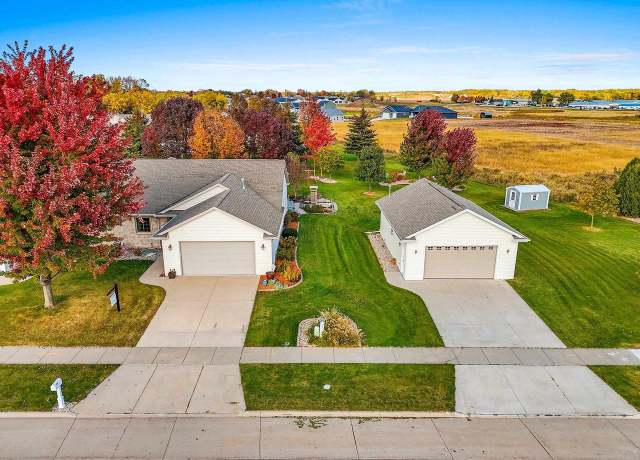 Property at 4382 Fieldcrest Dr, Kaukauna, WI 54130, 2 beds, 2 baths