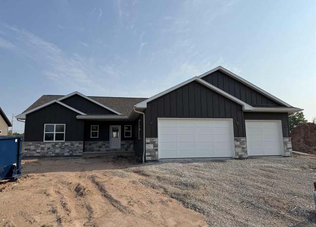 Property at 2996 Creekwood Dr, Green Bay, WI 54311, 3 beds, 2.5 baths