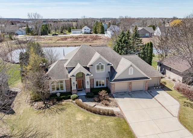 Property at 1874 Old Valley Rd, De Pere, WI 54115, 4 beds, 3.5 baths