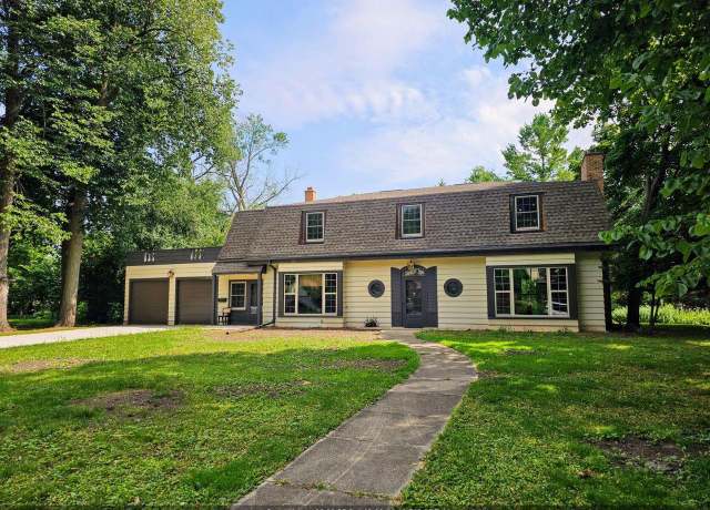 Property at 1203 Hewitt St, Neenah, WI 54956, 3 beds, 2.5 baths