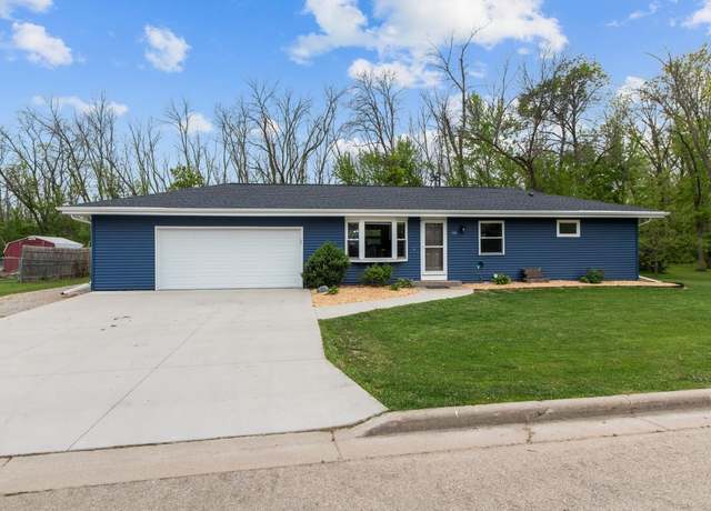 Property at 919 Elm St, Winneconne, WI 54986, 3 beds, 3 baths