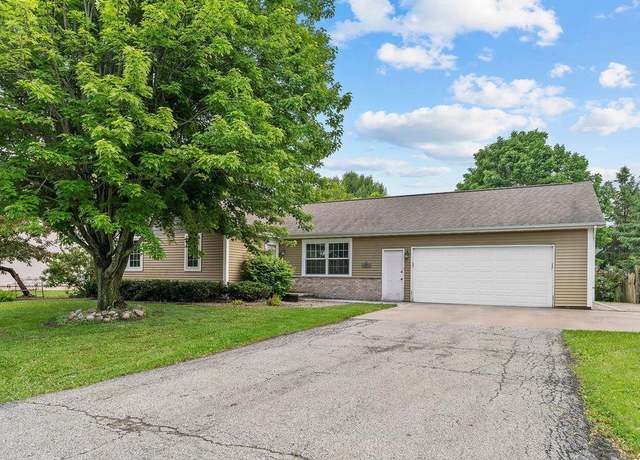 Property at W2385 Block Rd, Appleton, WI 54915, 3 beds, 2 baths