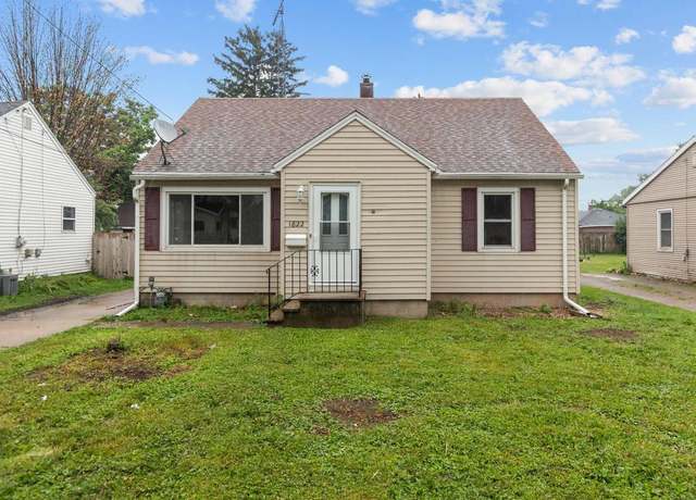 Property at 1822 Jefferson St, Oshkosh, WI 54901, 2 beds, 1 bath