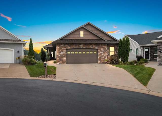 Property at W6940 Hawkfield Ct, Greenville, WI 54942, 2 beds, 2.5 baths