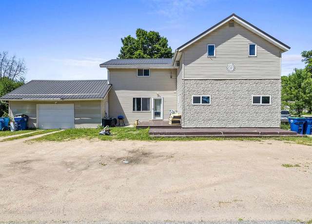 Property at W8506 Belle Plaine Ave, Shawano, WI 54166, 6 beds, 3 baths