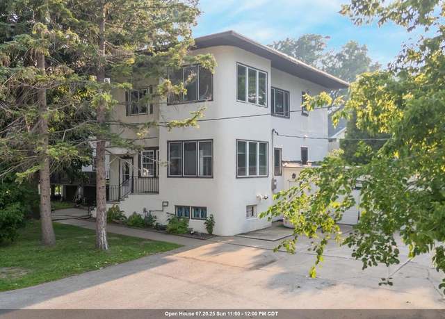 Property at 2161 Lakeside Pl, Green Bay, WI 54302, 6 beds, 2.5 baths