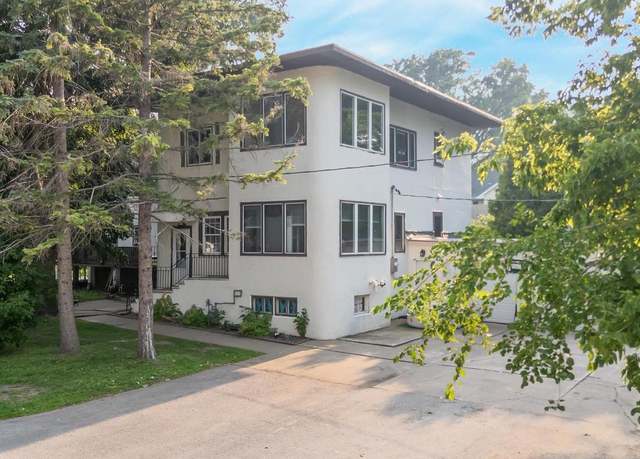 Property at 2161 Lakeside Pl, Green Bay, WI 54302, 6 beds, 2.5 baths