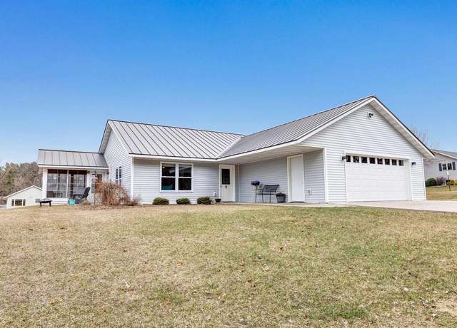 Property at 840 Buffalo Ridge Ln, Waupaca, WI 54981, 2 beds, 2 baths