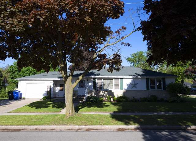 Property at 2019 N Mcdonald St, Appleton, WI 54911, 3 beds, 1 bath