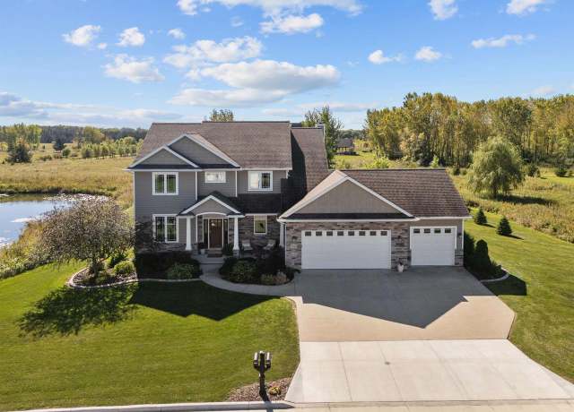 Property at 1464 Plains Ave, Neenah, WI 54956, 4 beds, 3.5 baths